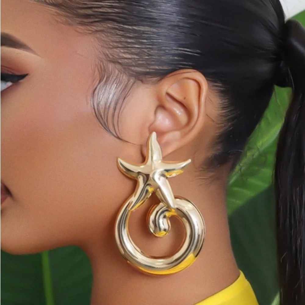 Gold Starfish Hoop Earrings - Picture 6 of 12